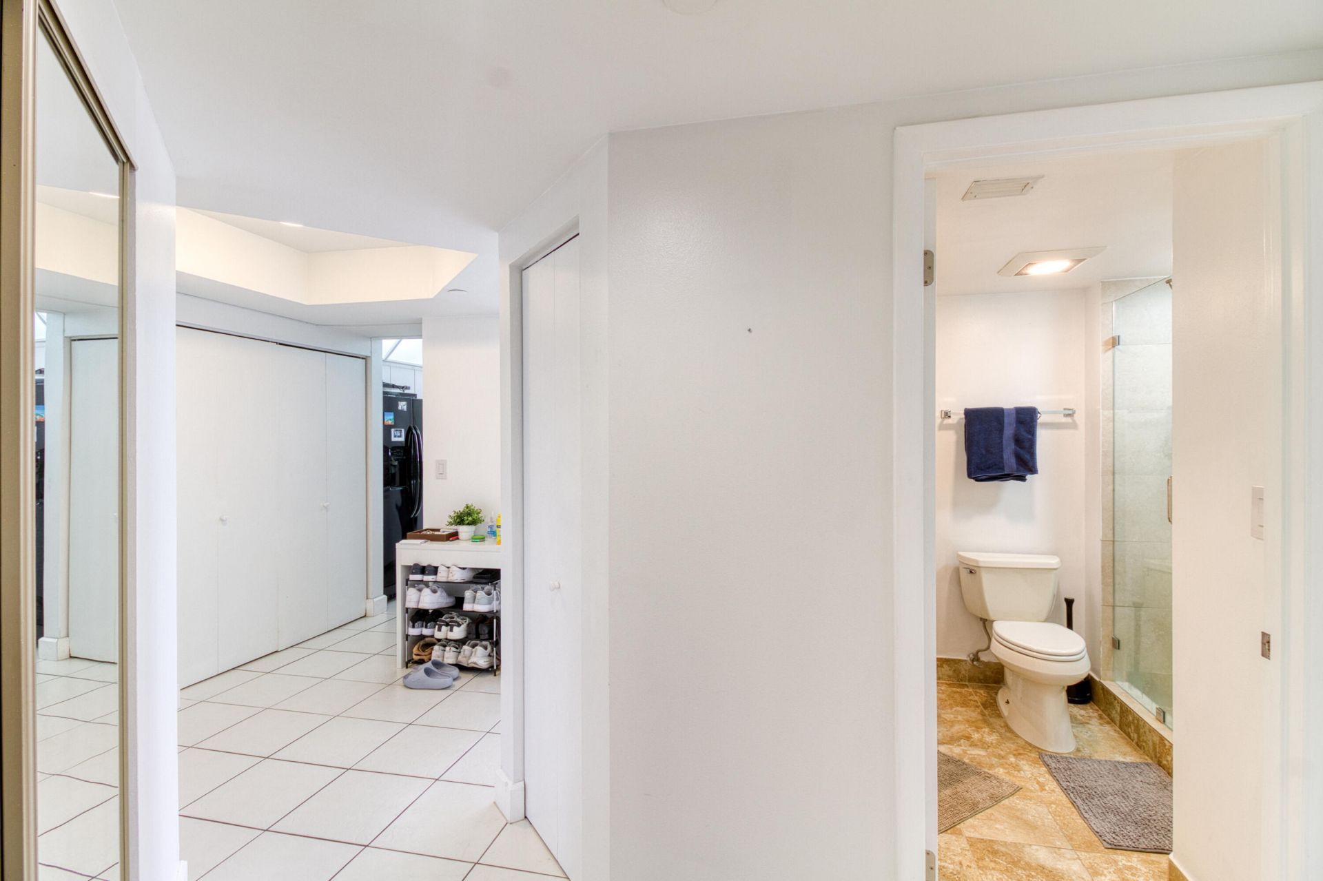 20185 E Country Club Drive, Unit 2006, Miami, FL 33180 Photo