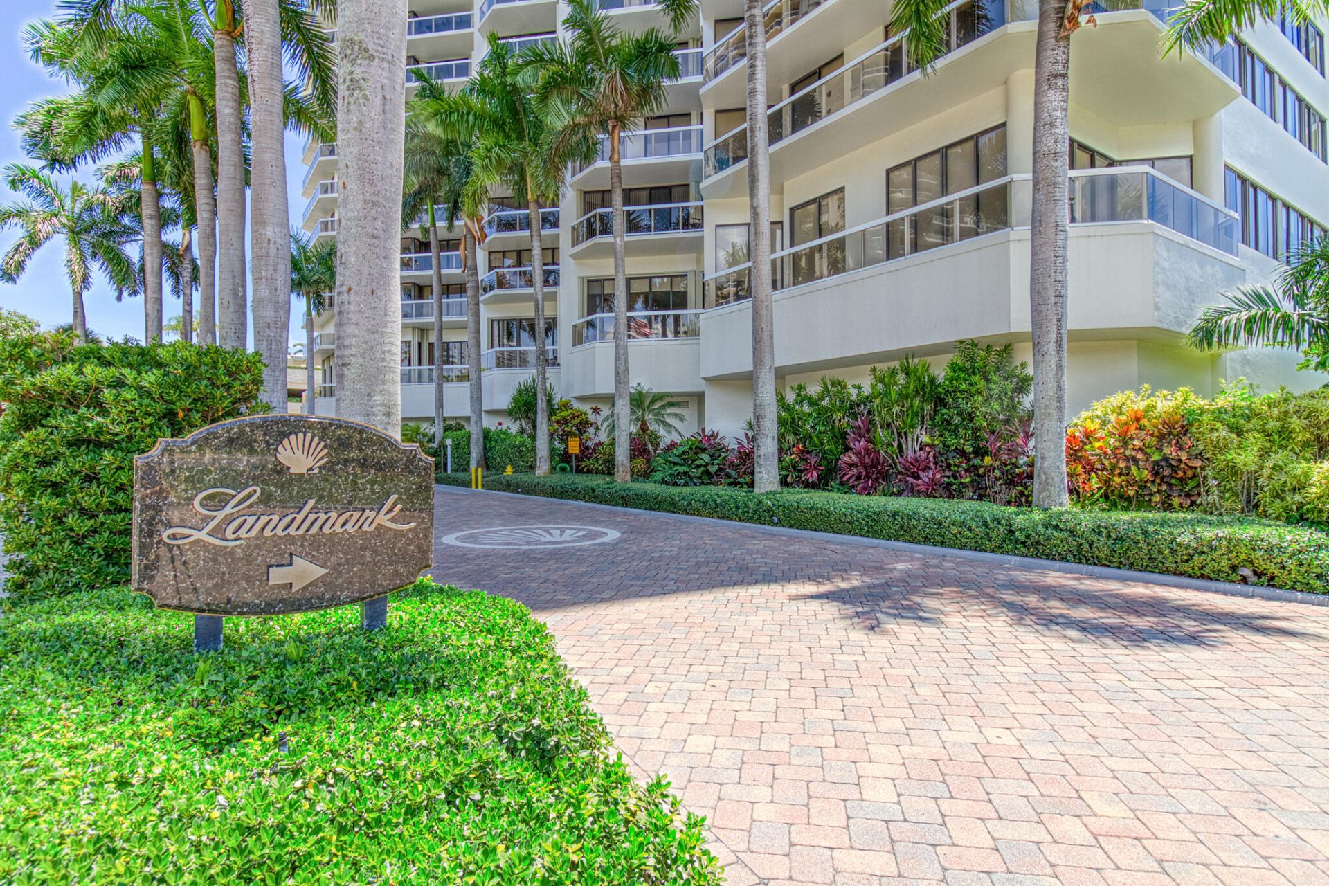 20185 E Country Club Drive, Unit 2006, Miami, FL 33180 Photo