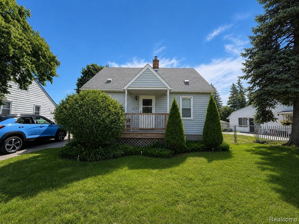 22058 Tuscany Avenue, Eastpointe, MI 48021 Main Photo