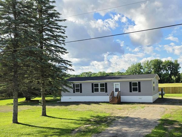 4390 Seaman Road W, Alma, MI 48847