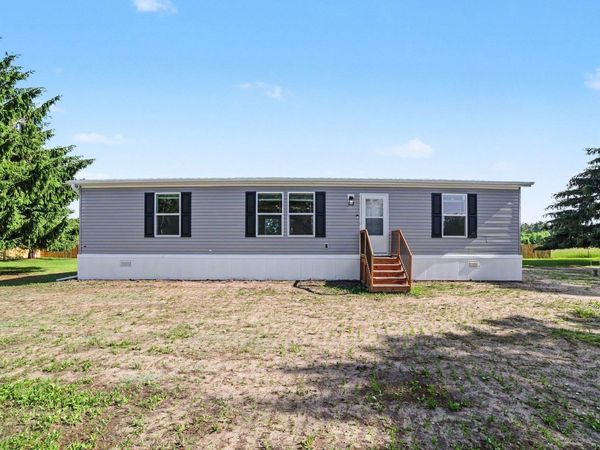 4390 Seaman Road W, Alma, MI 48847