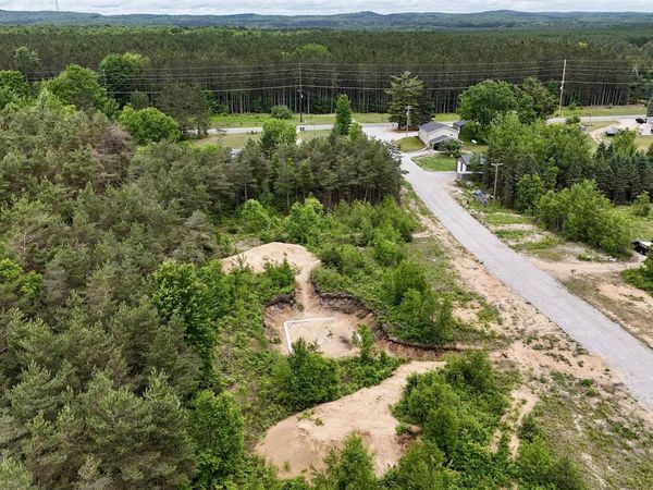 2406 32 Road E, Cadillac, MI 49601