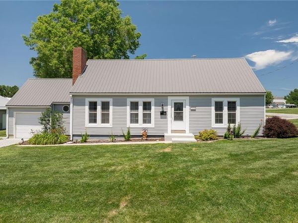 109 E Chestnut Street, Hamilton, MO 64644