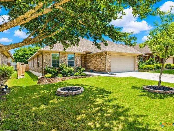 328 Lightcliff Street, Hutto, TX 78634