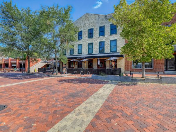 10-12 N. River Street , Unit 4, Batavia, IL 60510