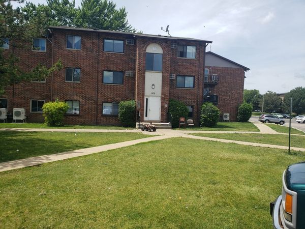 1875 N Green Lane N, Palatine, IL 60074