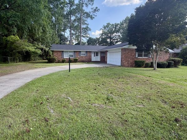 1100 Pineneedle Drive, Perry, GA 31069
