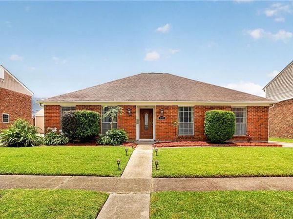 778 GLENCOVE Lane , Gretna, LA 70056