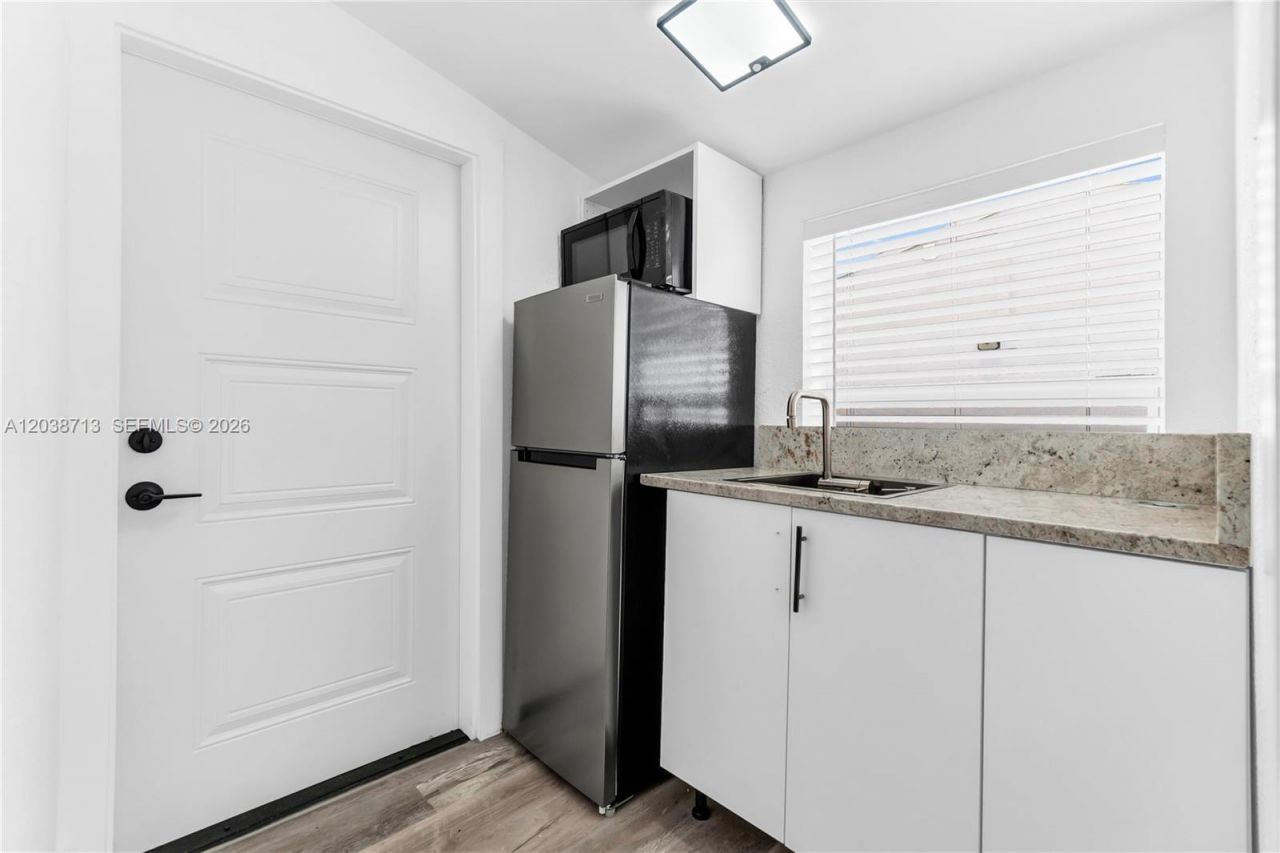 2600 NW 108th St, Unit 2, Miami, FL 33167 Photo