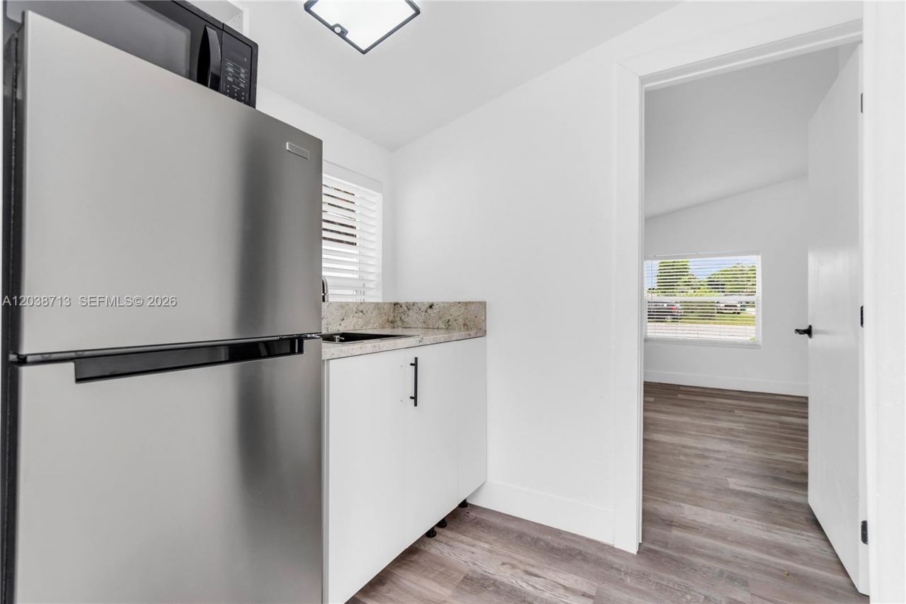 2600 NW 108th St, Unit 2, Miami, FL 33167 Photo