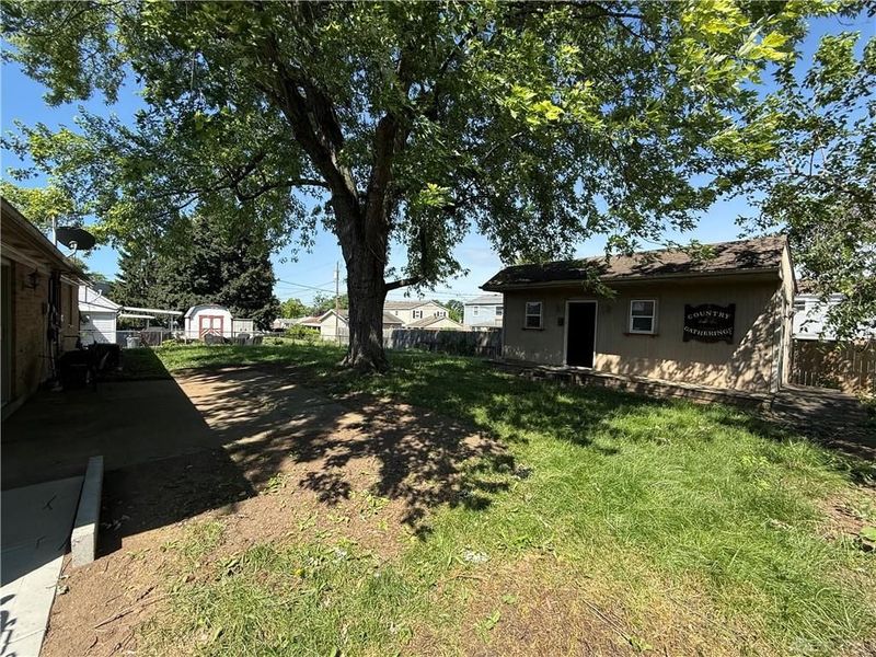 7619 Bassett Drive, Huber Heights, OH 45424 Photo 10