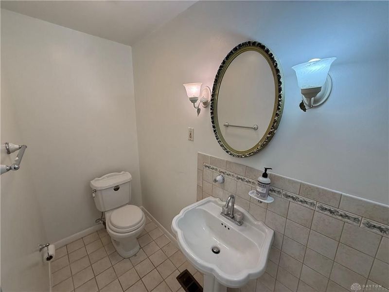 7619 Bassett Drive, Huber Heights, OH 45424 Photo 11