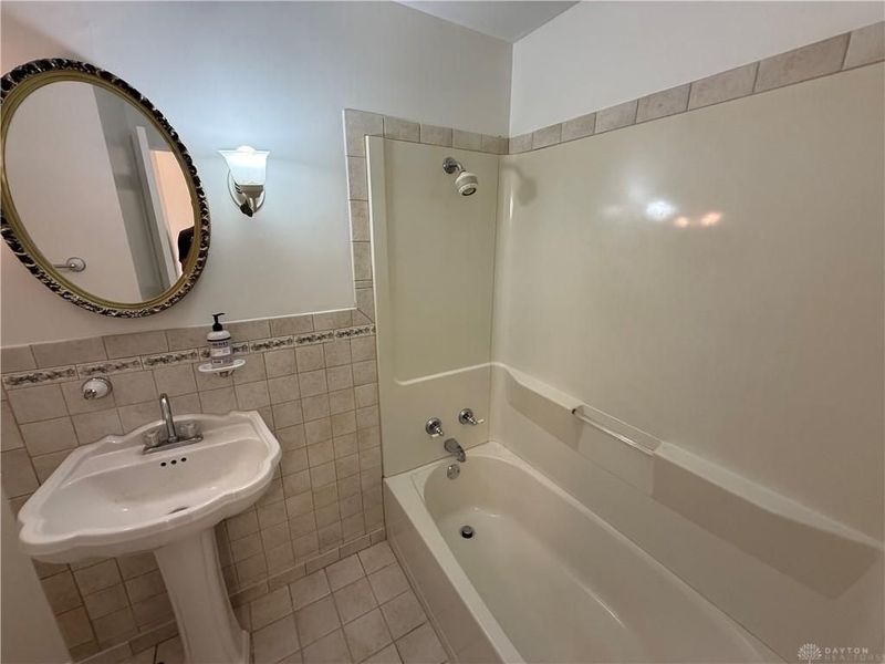 7619 Bassett Drive, Huber Heights, OH 45424 Photo 12