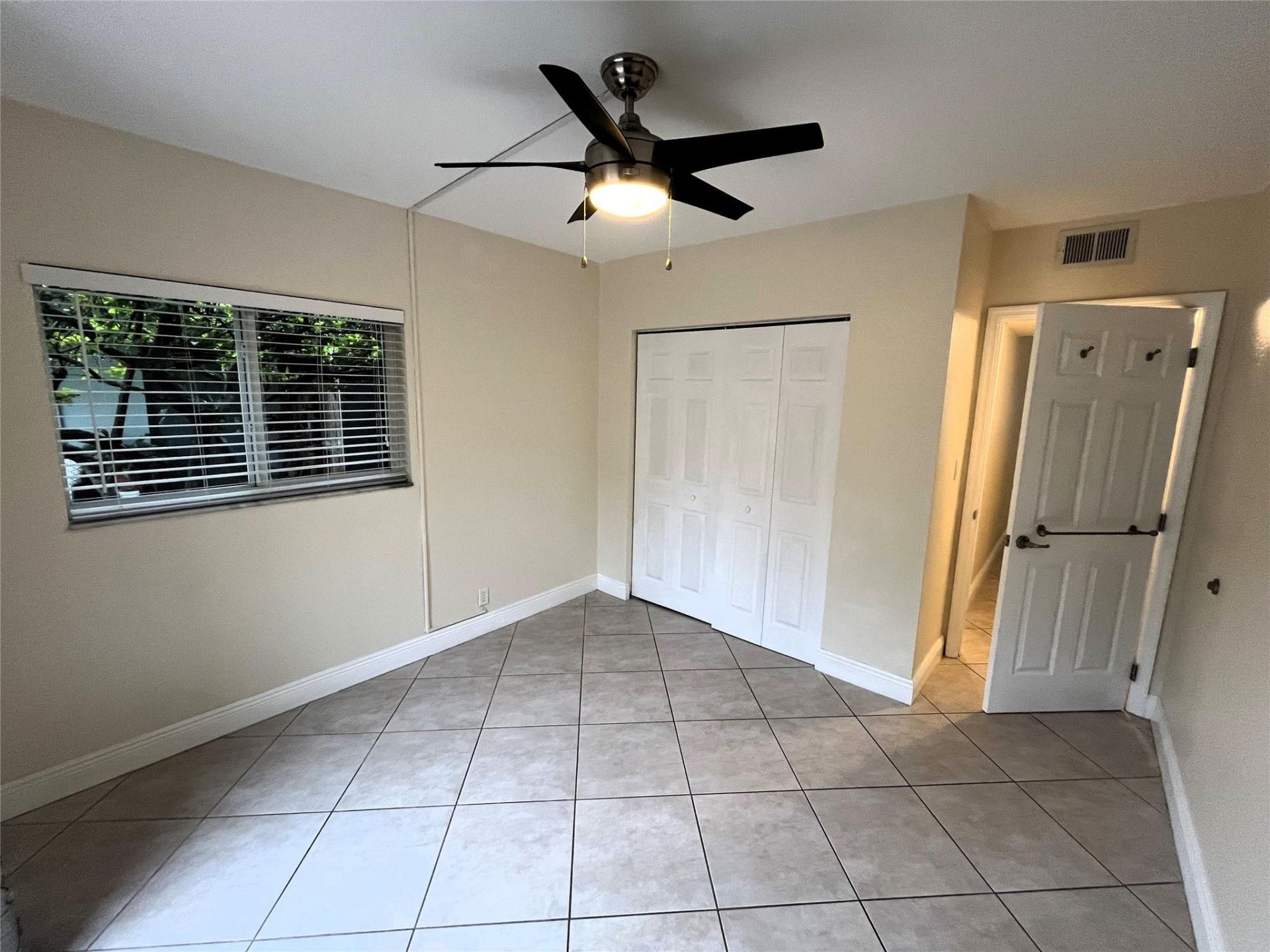 1460 NE 18th Street, Unit 104, Fort Lauderdale, FL 33305 Photo