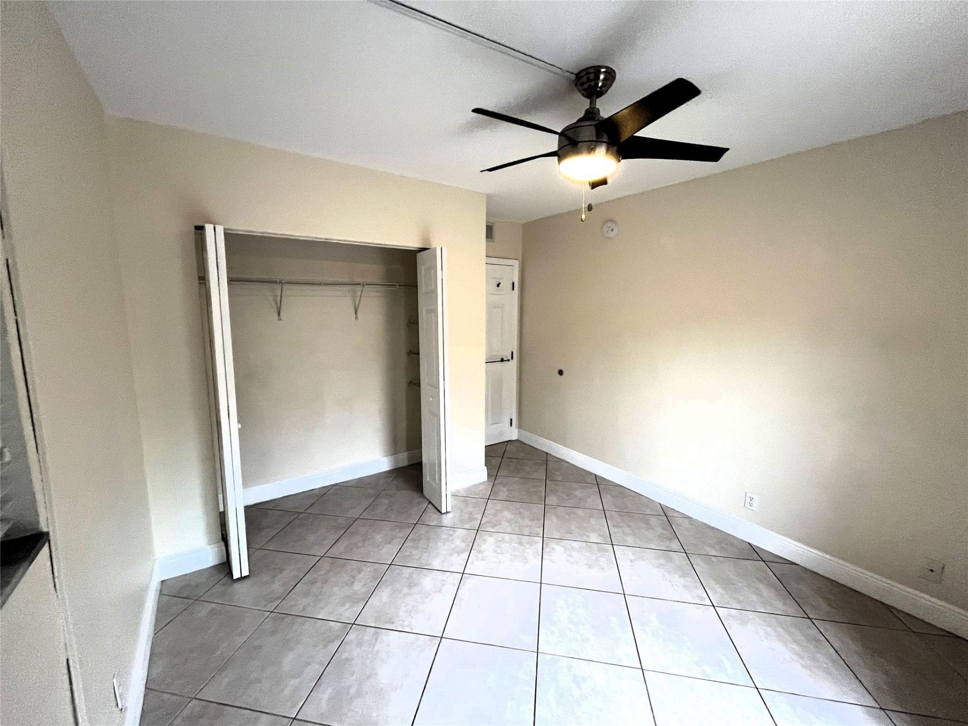 1460 NE 18th Street, Unit 104, Fort Lauderdale, FL 33305 Photo