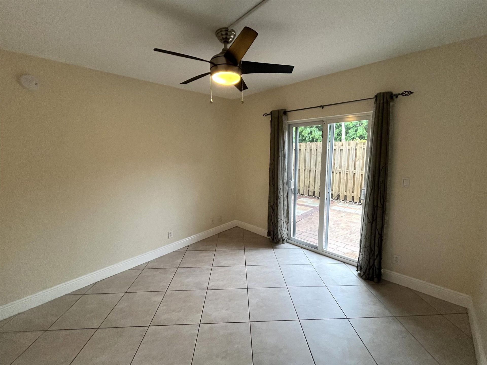 1460 NE 18th Street, Unit 104, Fort Lauderdale, FL 33305 Photo