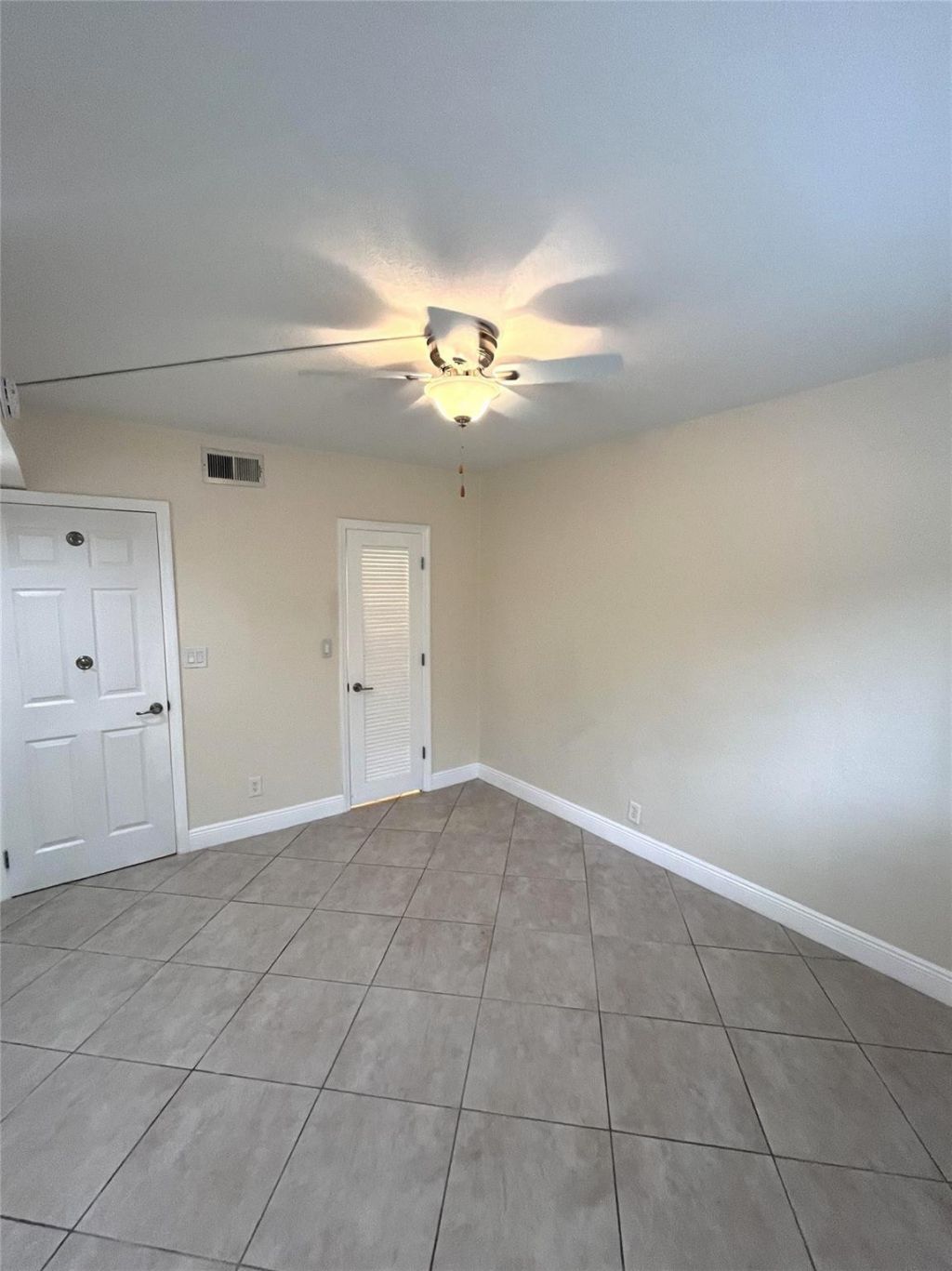1460 NE 18th Street, Unit 104, Fort Lauderdale, FL 33305 Photo