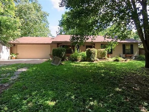 5515 Private Road 1200, West Plains, MO 65775