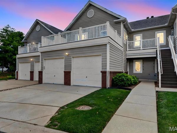 719 Windberry Court , Oakland, MO 63122