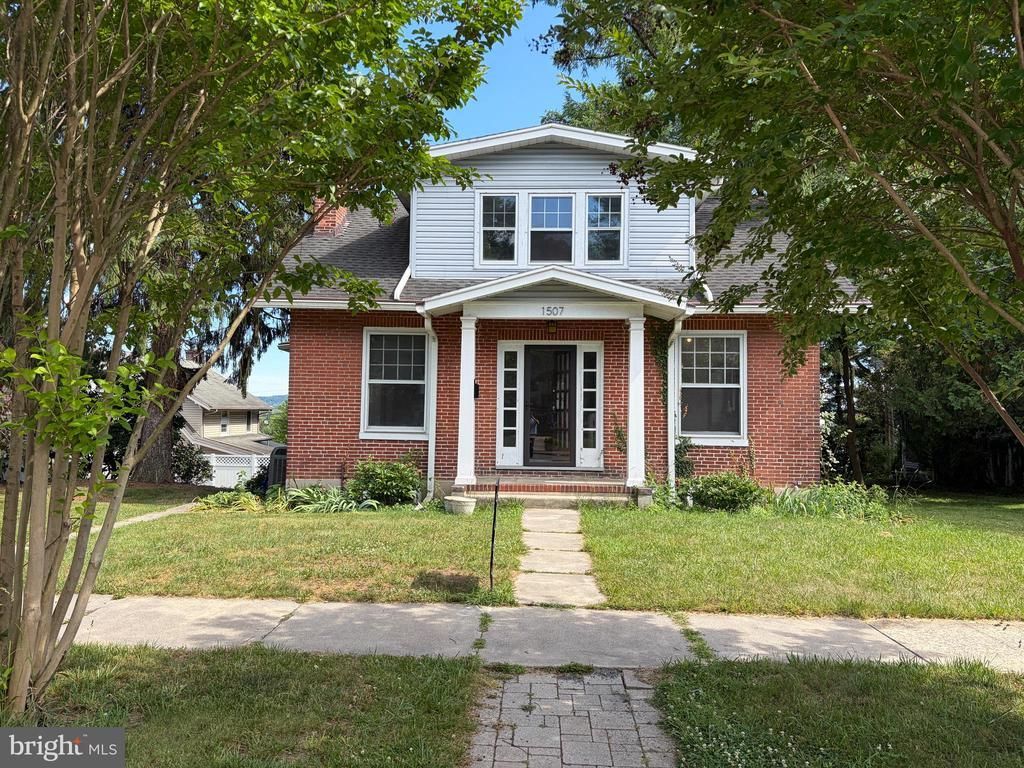 1507 WALNUT STREET, CAMP HILL, PA 17011