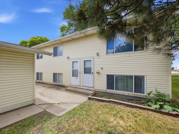 910-912 32nd Street N, Fargo, ND 58102