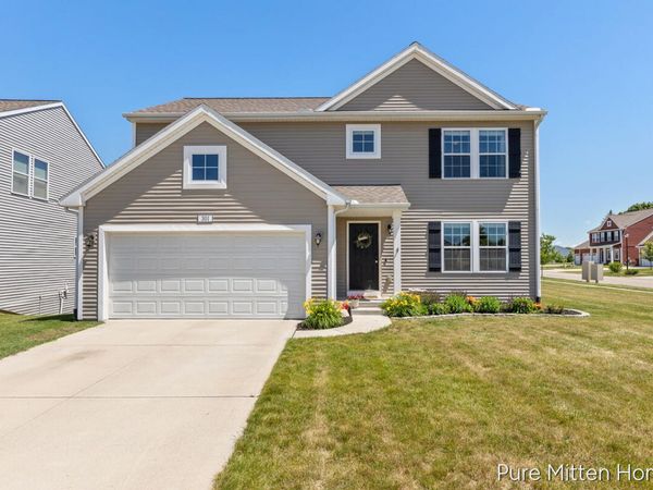 301 Wagonwheel Court NE, Cedar Springs, MI 49319