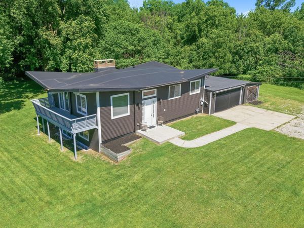 6335 Pine Island Drive NE, Comstock Park, MI 49321