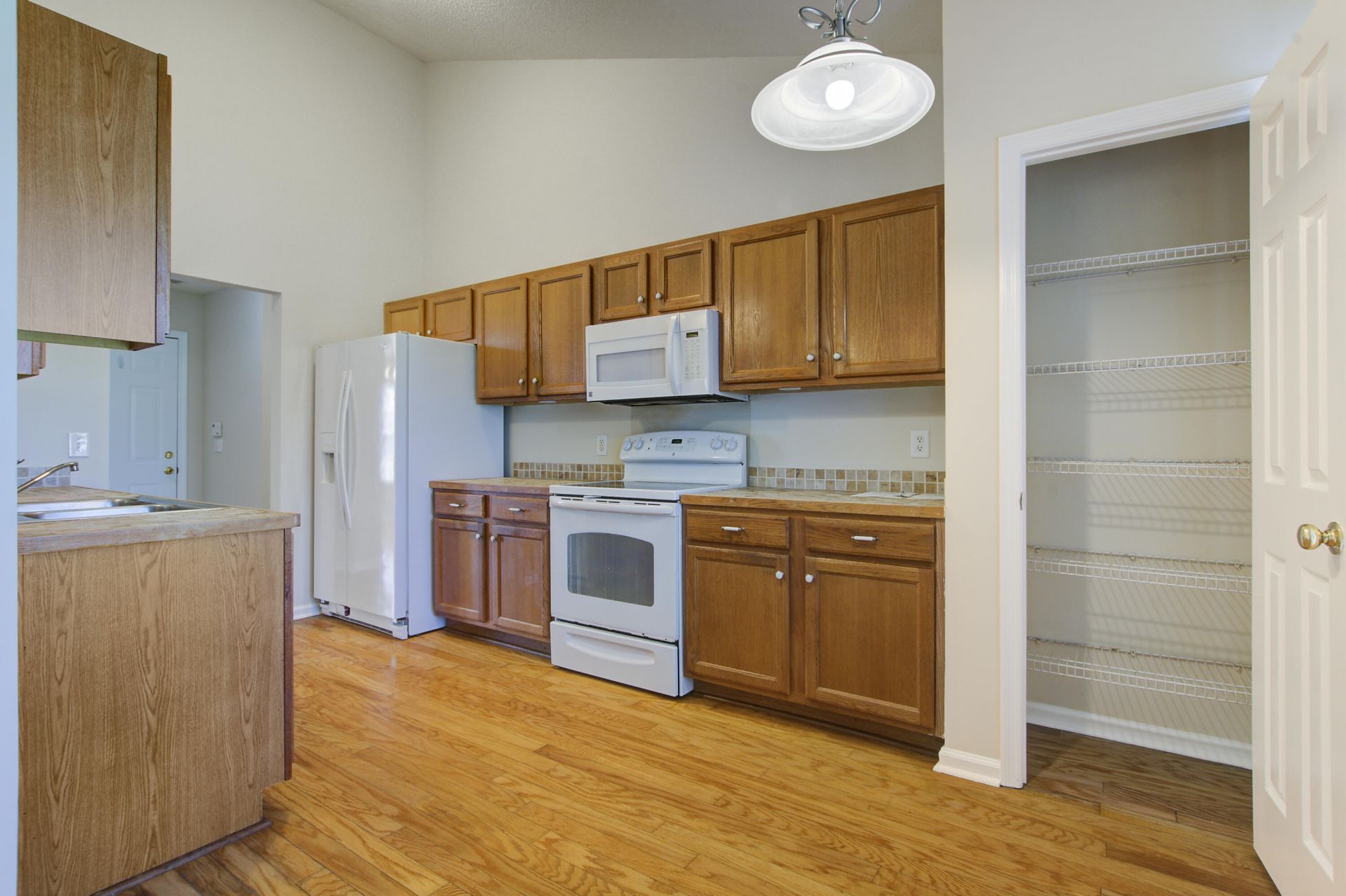 454 Hainesworth Drive Photo 11