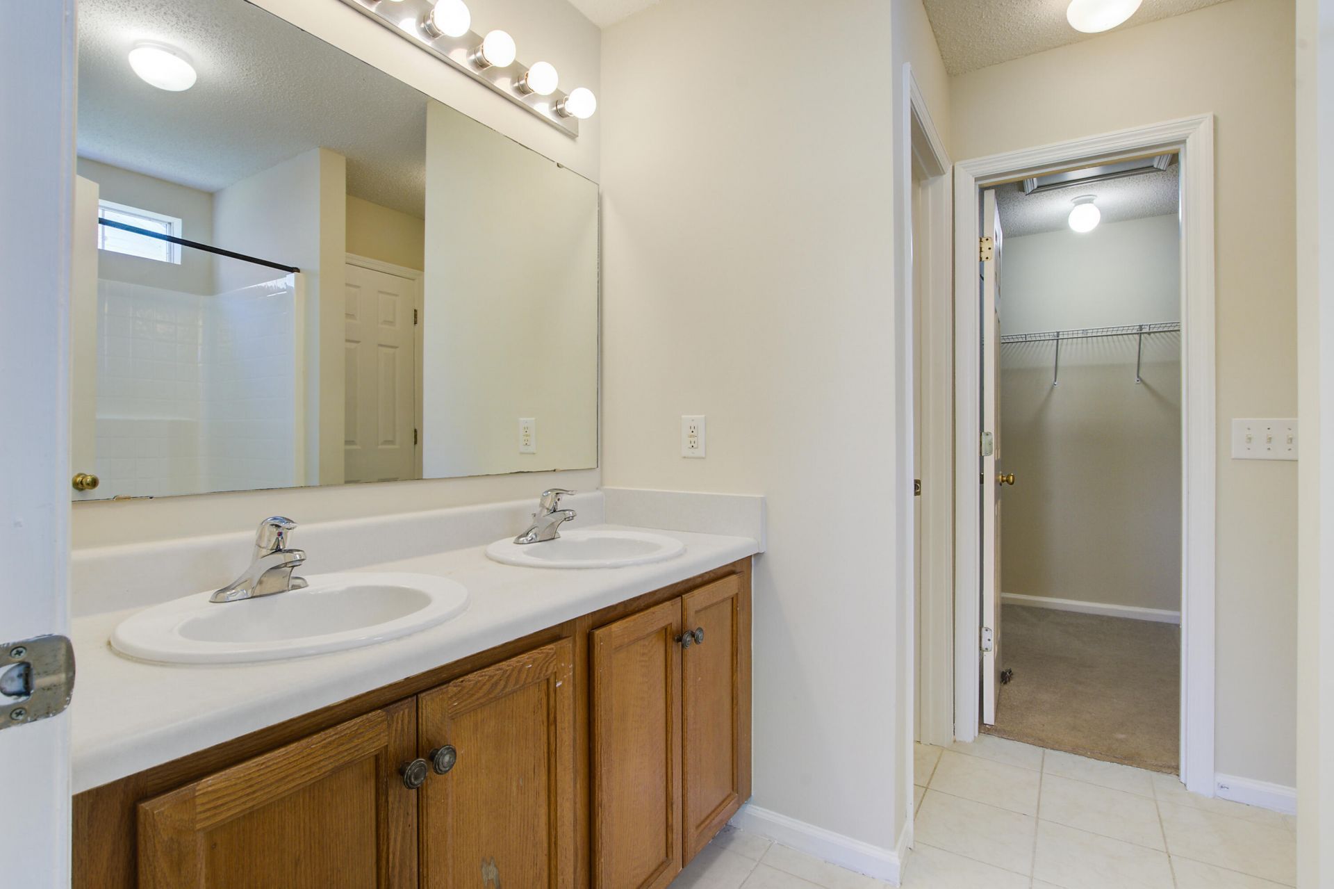 454 Hainesworth Drive Photo 14