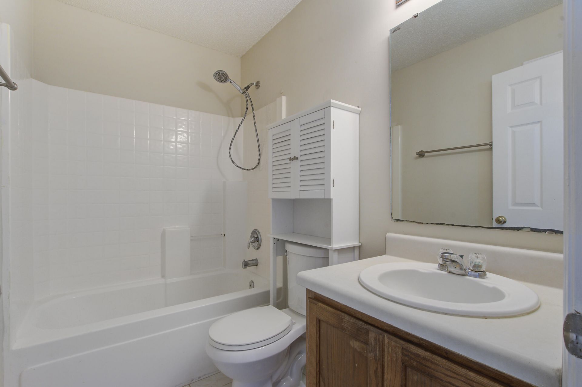 454 Hainesworth Drive Photo 18