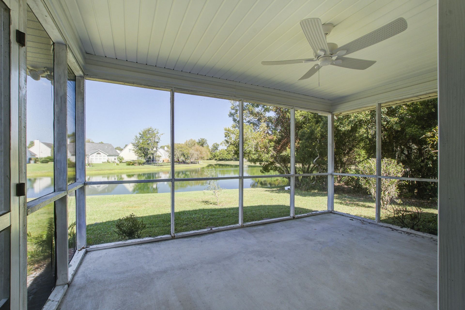 454 Hainesworth Drive Photo 20