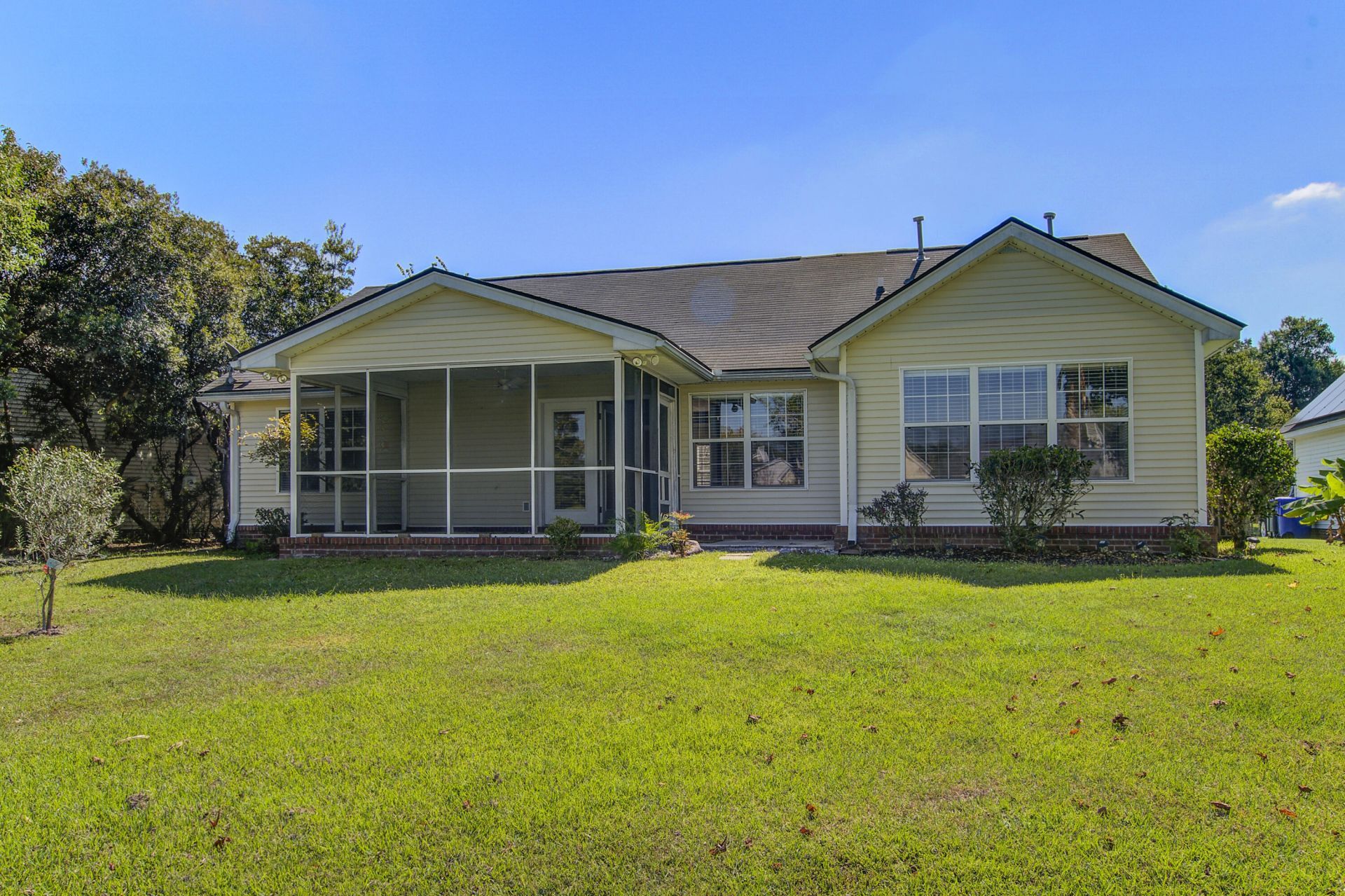 454 Hainesworth Drive Photo 23