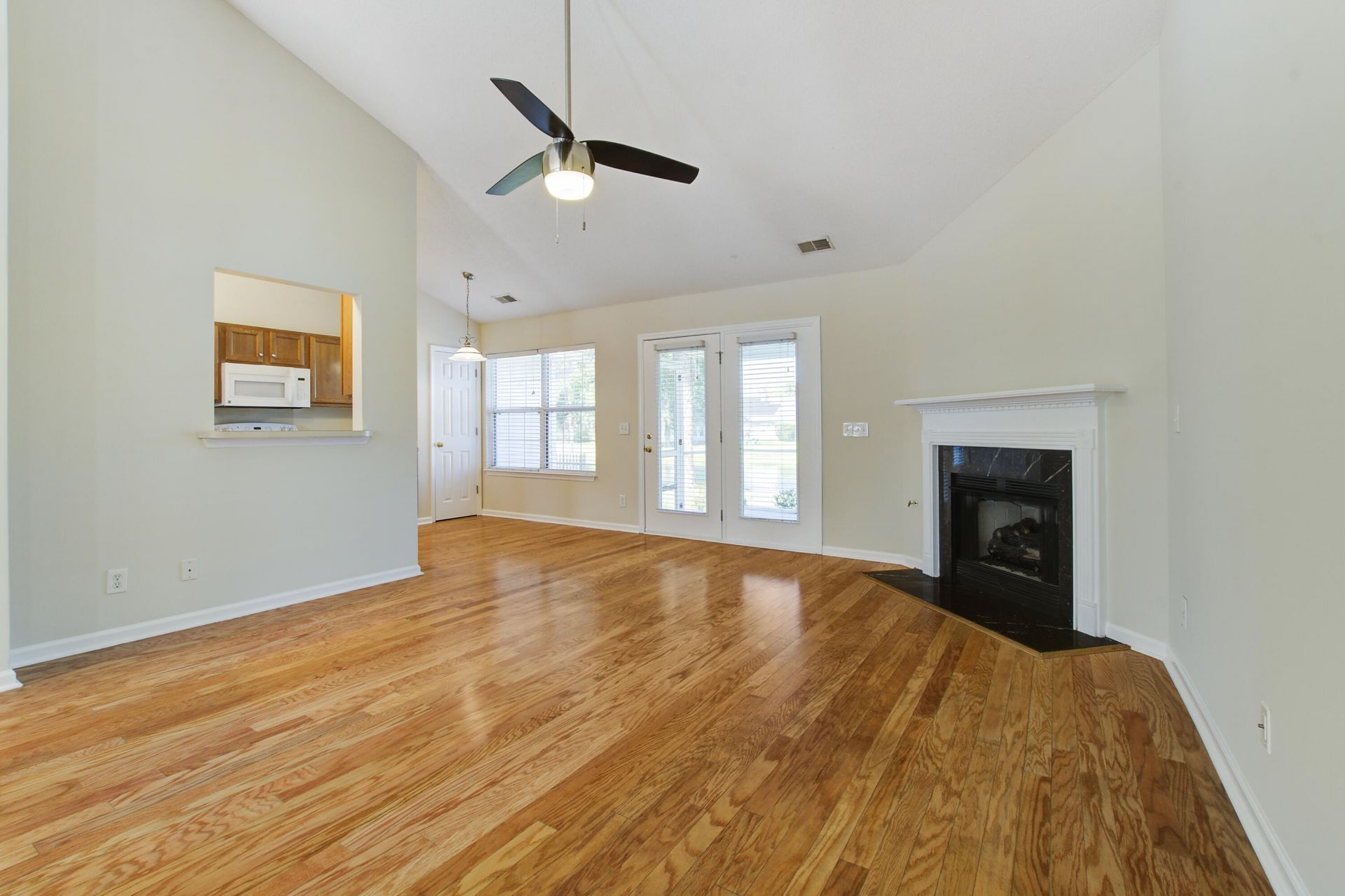 454 Hainesworth Drive Photo 4