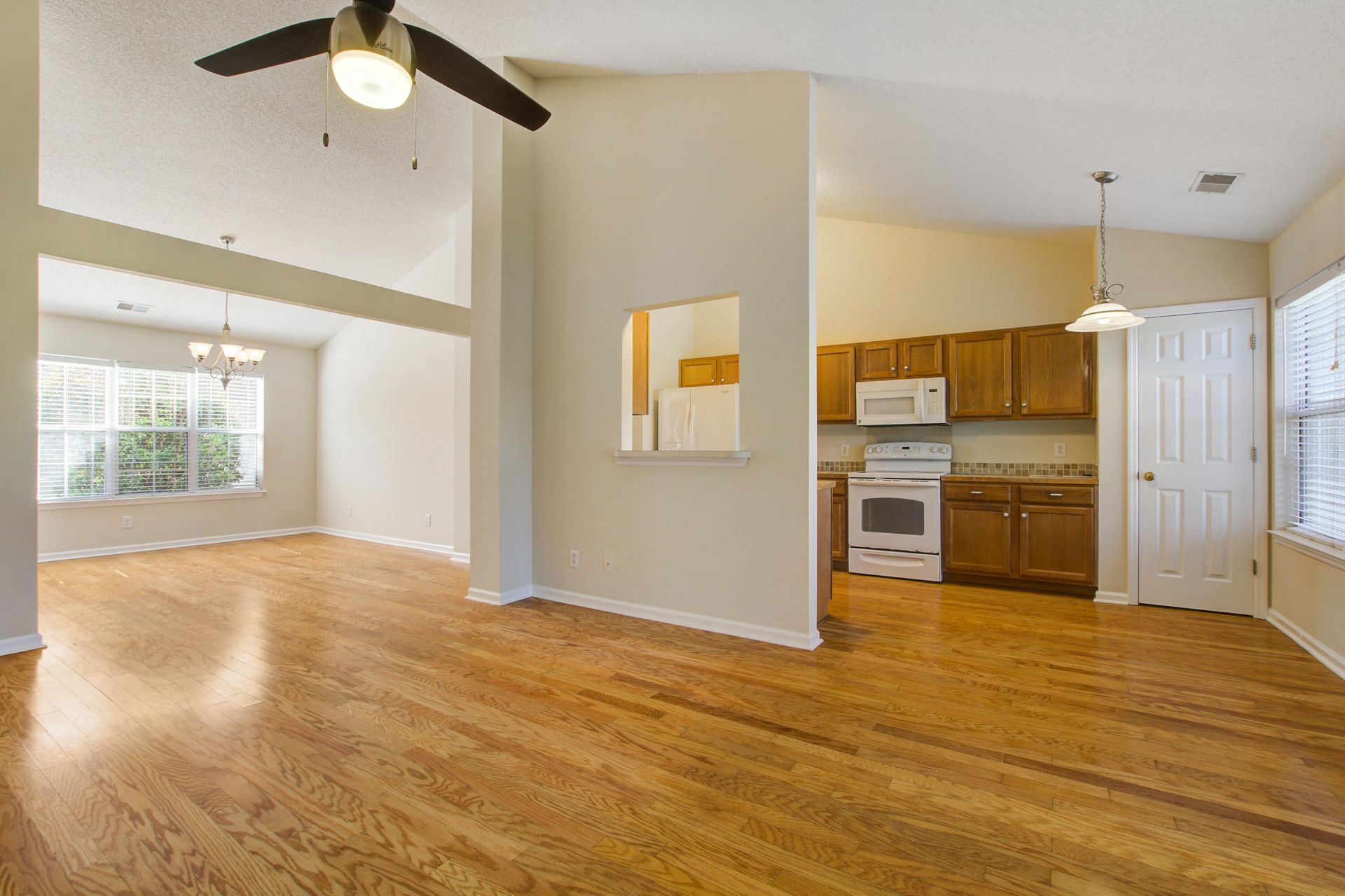 454 Hainesworth Drive Photo 6