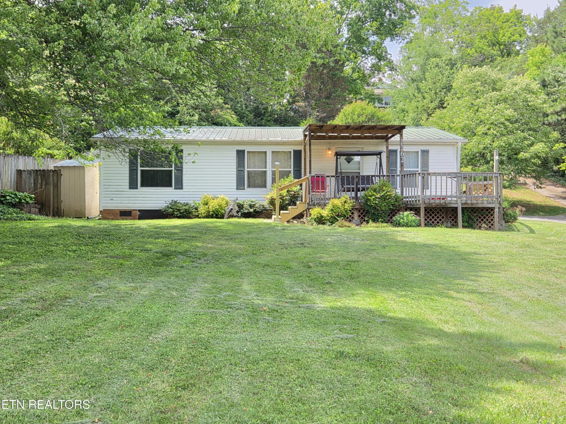 2262 Mentor Rd, Louisville, TN 37777 Main Photo