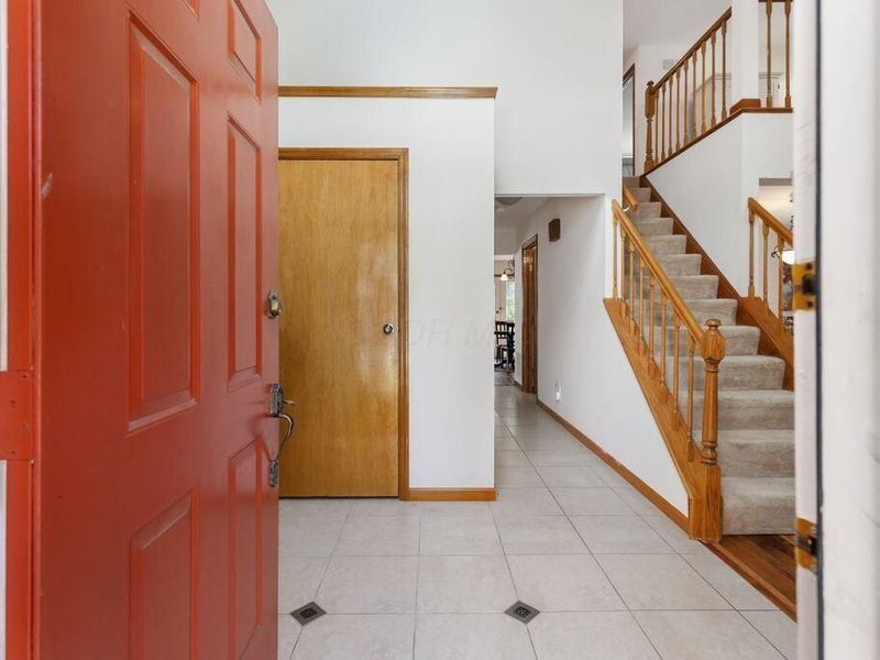 6844 Spruce Pine Drive, Columbus, OH 43235 Photo 5