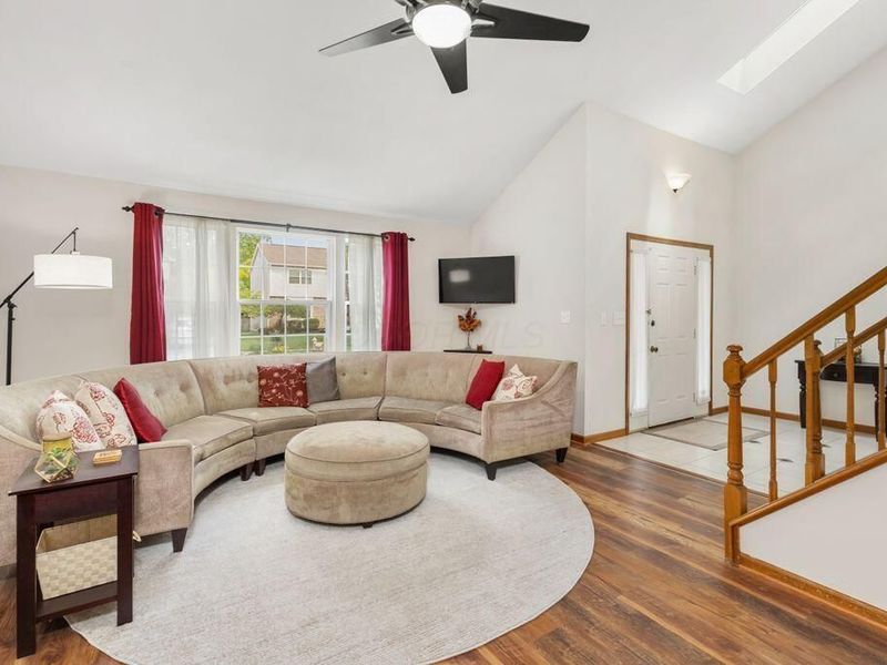 6844 Spruce Pine Drive, Columbus, OH 43235 Photo 7