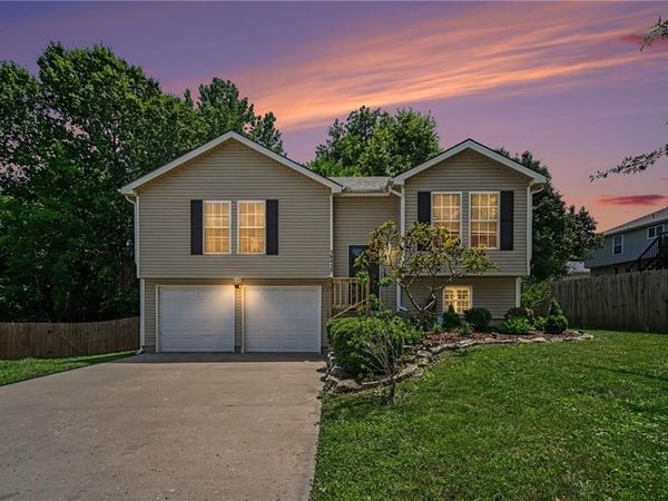 16415 E 4th Street, Independence, MO 64056