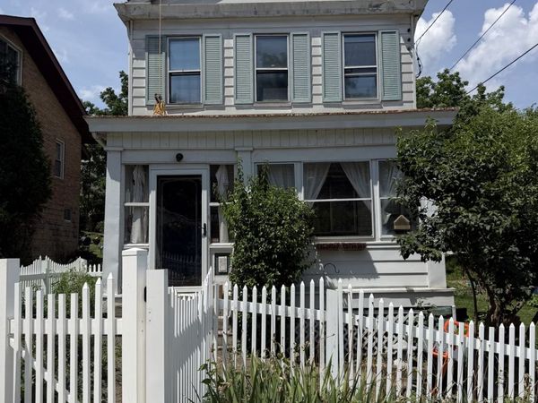 115 E Woodford Avenue, Pittsburgh, PA 15210