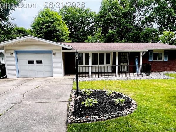 4413 Greenbrook Lane, Flint, MI 48507