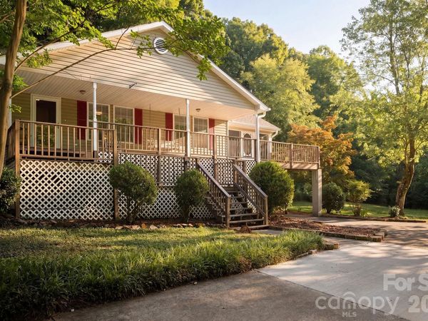 135 Brookhaven Lane, Advance, NC 27006
