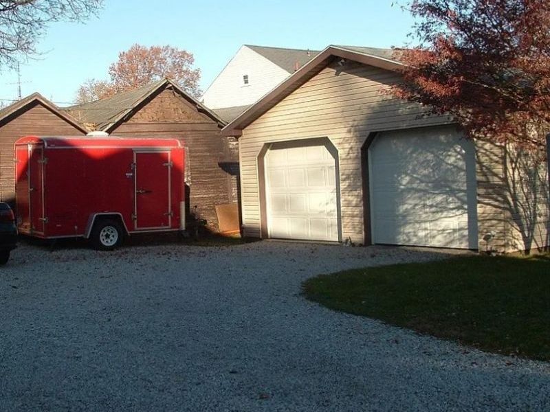 614 Clarendon Avenue NW, Canton, OH 44708 Photo 3