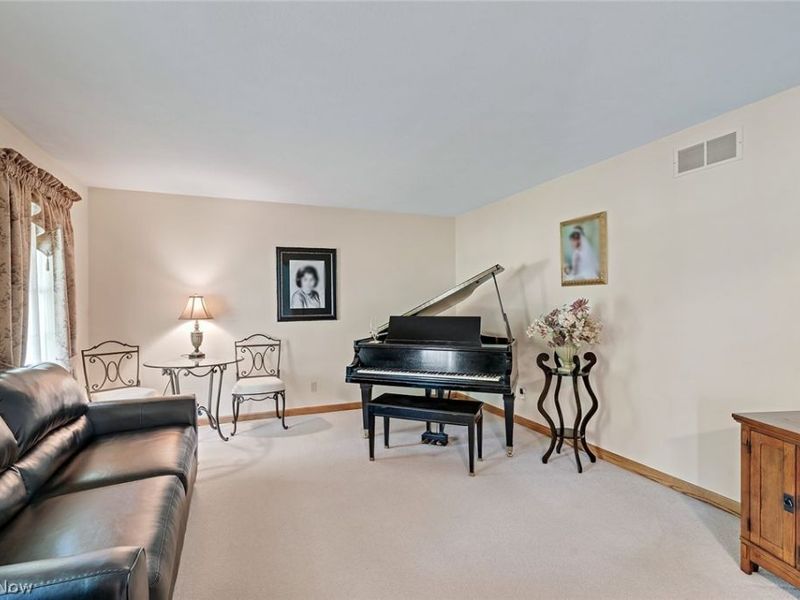 5901 Sharon Drive , Youngstown, OH 44512 Photo 11