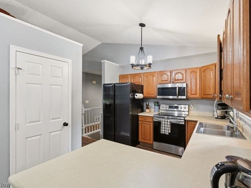 3166 Vermont Street NW, North Canton, OH 44720 Photo 12