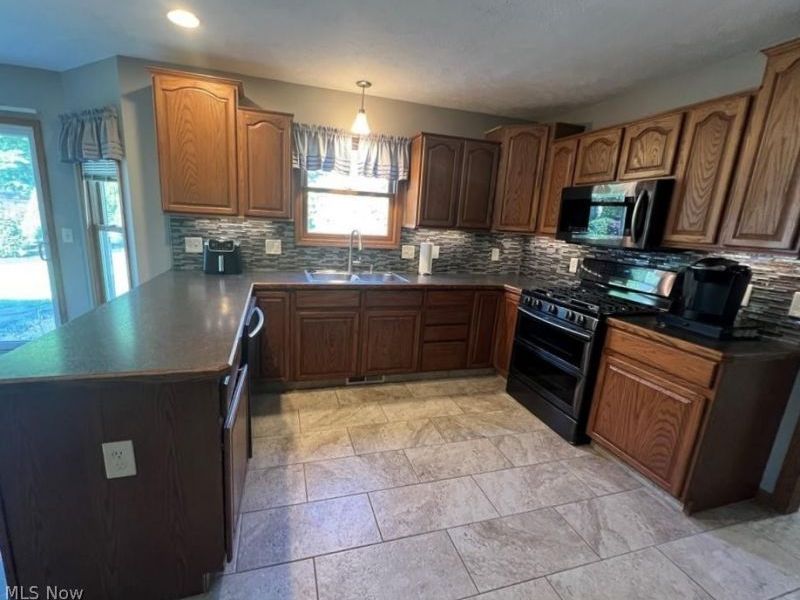 187 Kingsbury Point , Madison, OH 44057 Photo 2