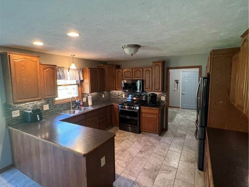 187 Kingsbury Point , Madison, OH 44057 Photo 3