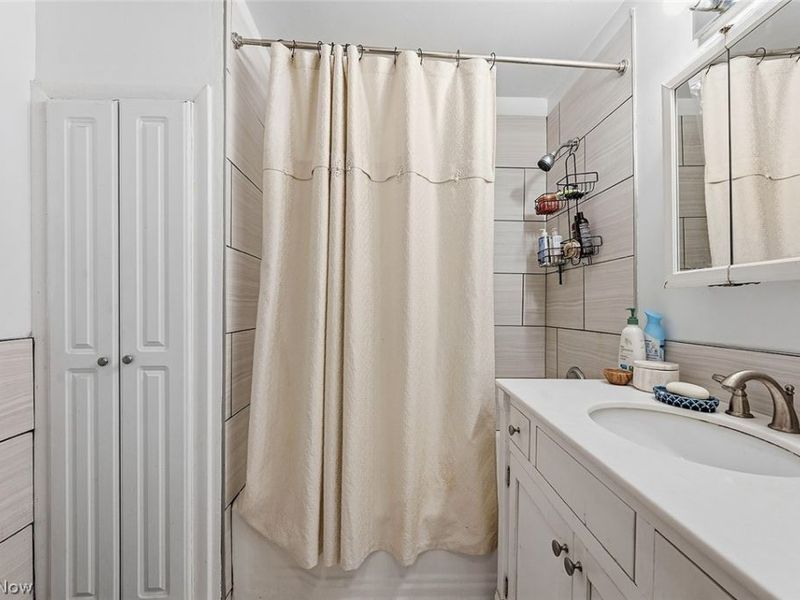 2313 Grandview Avenue, Cleveland Heights, OH 44106 Photo 12