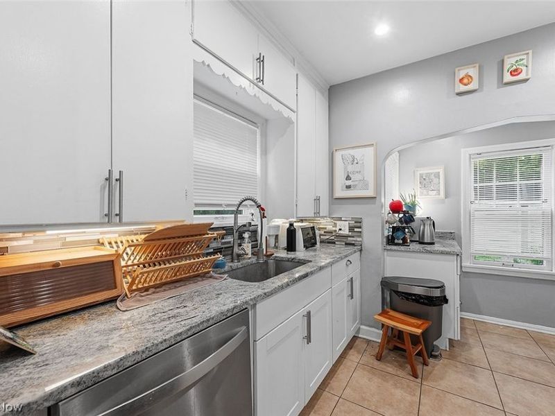 2313 Grandview Avenue , Cleveland Heights, OH 44106 Photo 7