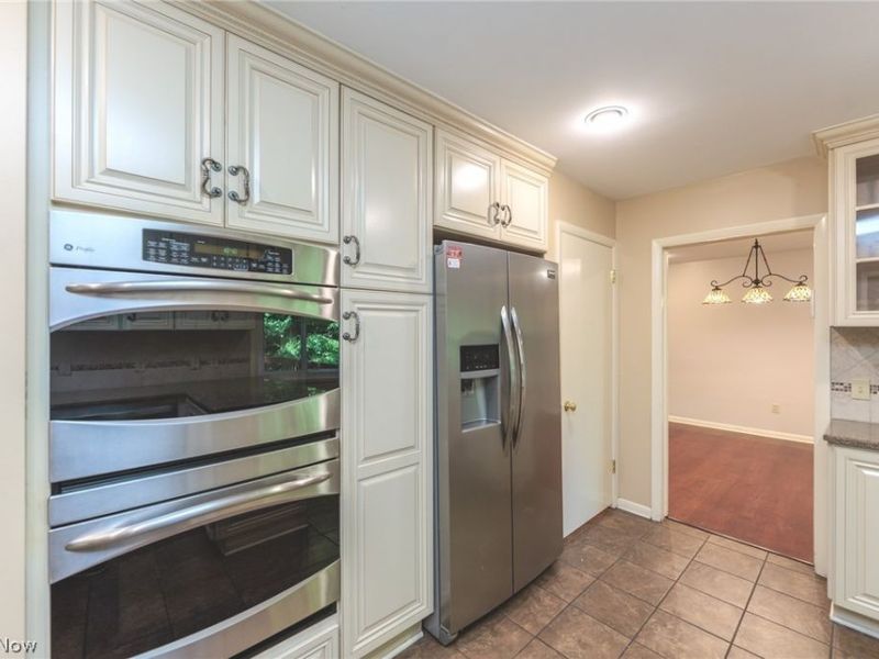23721 Greenlawn Avenue , Beachwood, OH 44122 Photo 10