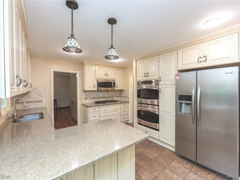 23721 Greenlawn Avenue , Beachwood, OH 44122 Photo 14